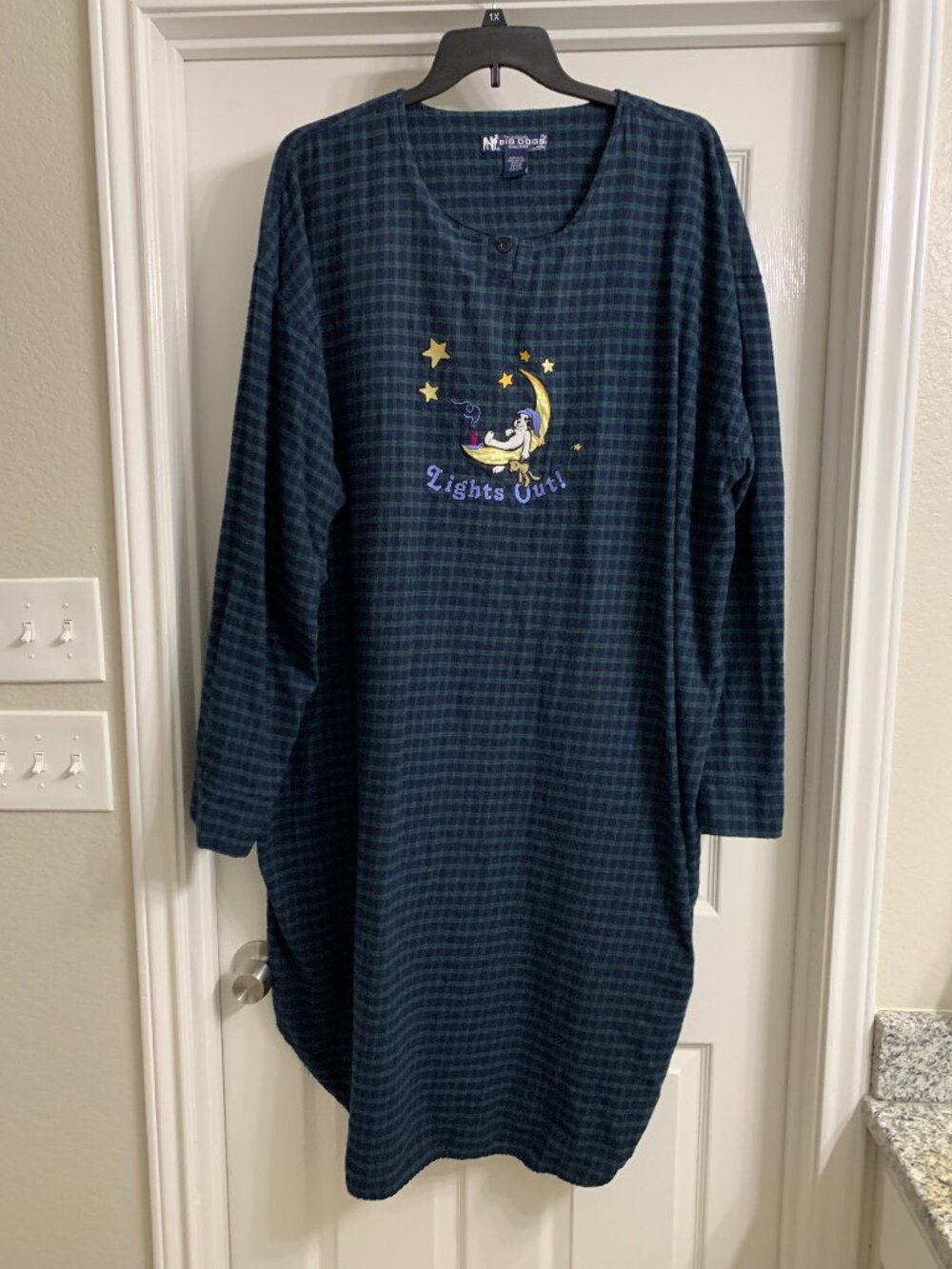 Big Dogs Brand Women's Blue and Green Flannel Nightgown, Size 3X/4X